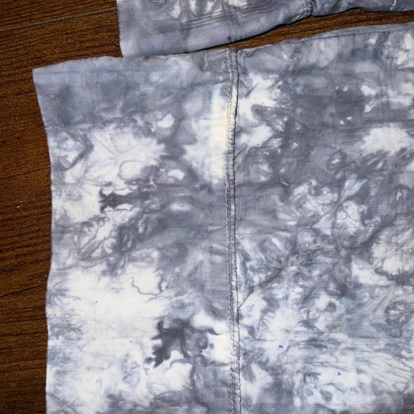 Set of 2 King Size Custom Tie-Dyed Green & Gray Pillowcases - Picture 9 of 10